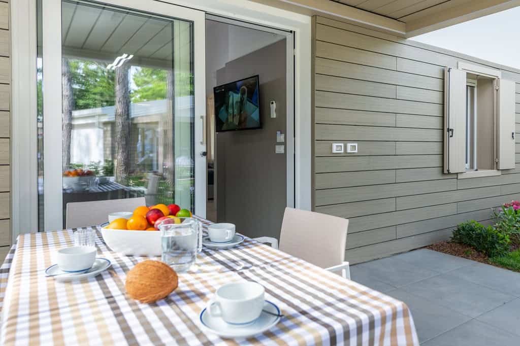 Villa Ischia - Veranda con tavolo